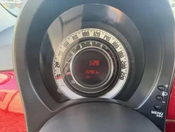 Fiat 500C 2010 - 8750 EUR, 132900 km - AUTO.MOTO.pt - 132900km - foto 17 de 25