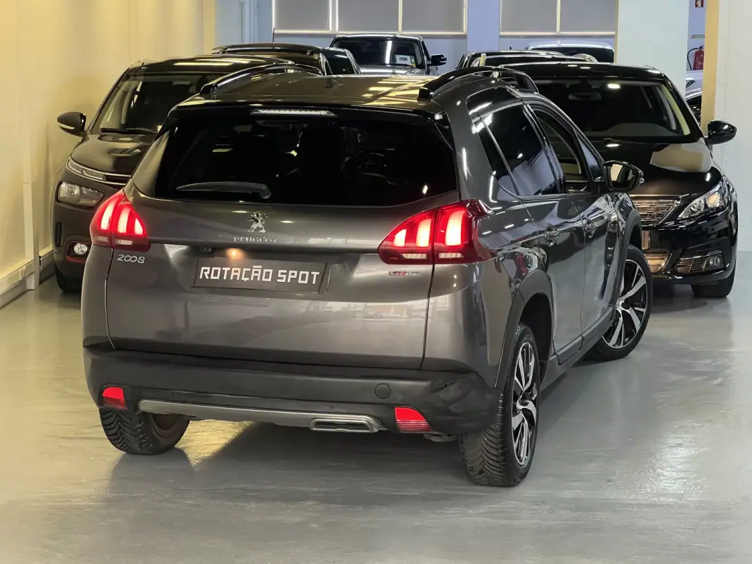 Peugeot 2008 2017 - 10990 EUR, 95000 km - 95000km - foto 4 de 43
