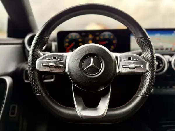 Mercedes-Benz CLA 180 2019 - 29950 EUR, 73000 km - AUTO.MOTO.pt - 73000km - foto 20 de 33