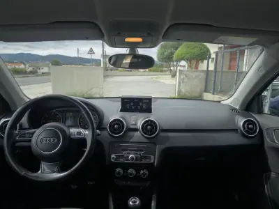 Audi A1 Sportback 2015 - 11990 EUR, 172000 km - 172000km - foto 33 de 39