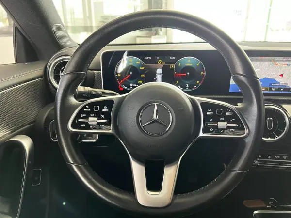 Mercedes-Benz CLA 180 2020 - 24800 EUR, 113371 km - 113371km - foto 8 de 25