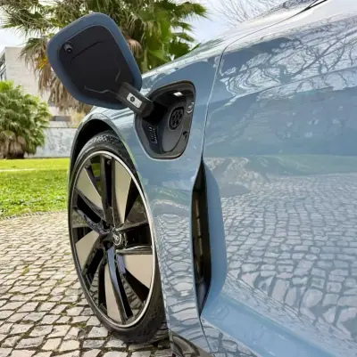 Audi e-tron GT 2022 - 57790 EUR, 82950 km - AUTO.MOTO.pt - 82950km - foto 47 de 55