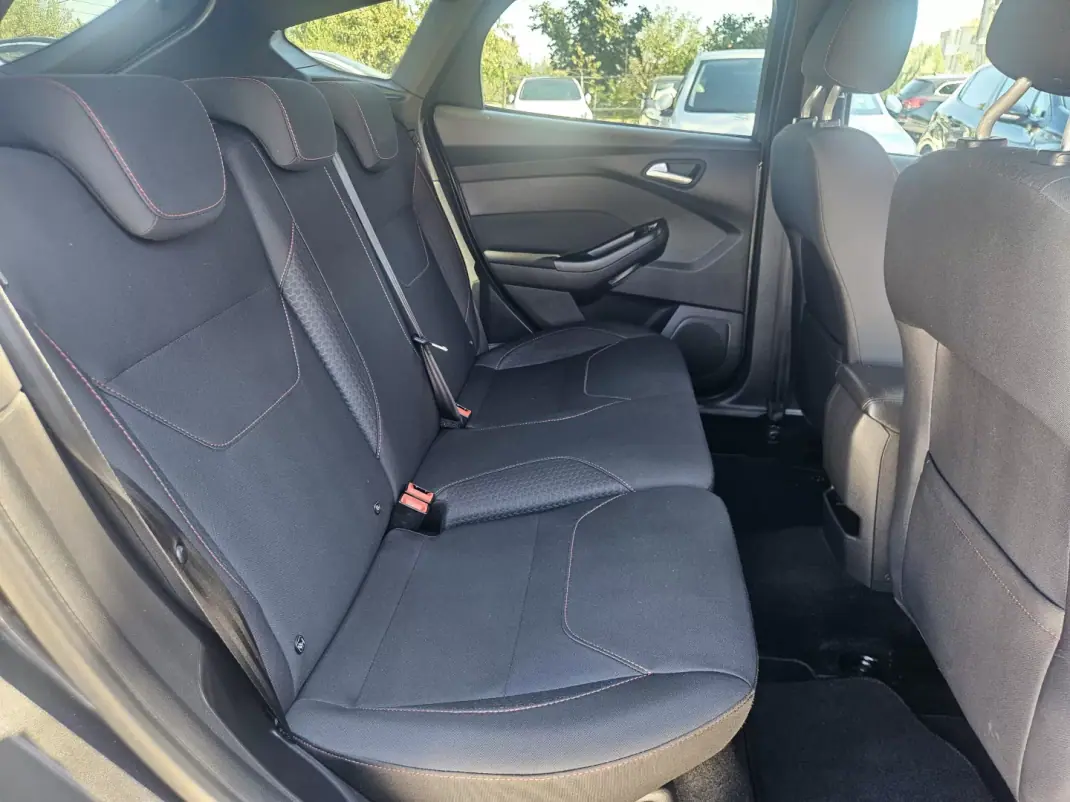 Ford Focus C-Max 2018 - 14500 EUR, 108000 km - 108000km - foto 17 de 37