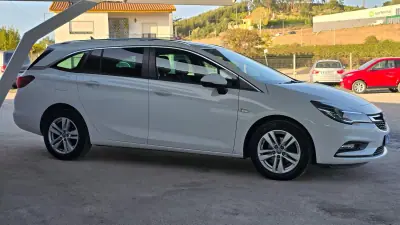 Opel Astra Sports Tourer 2017 - 11800 EUR, 141359 km - 141359km - foto 5 de 21