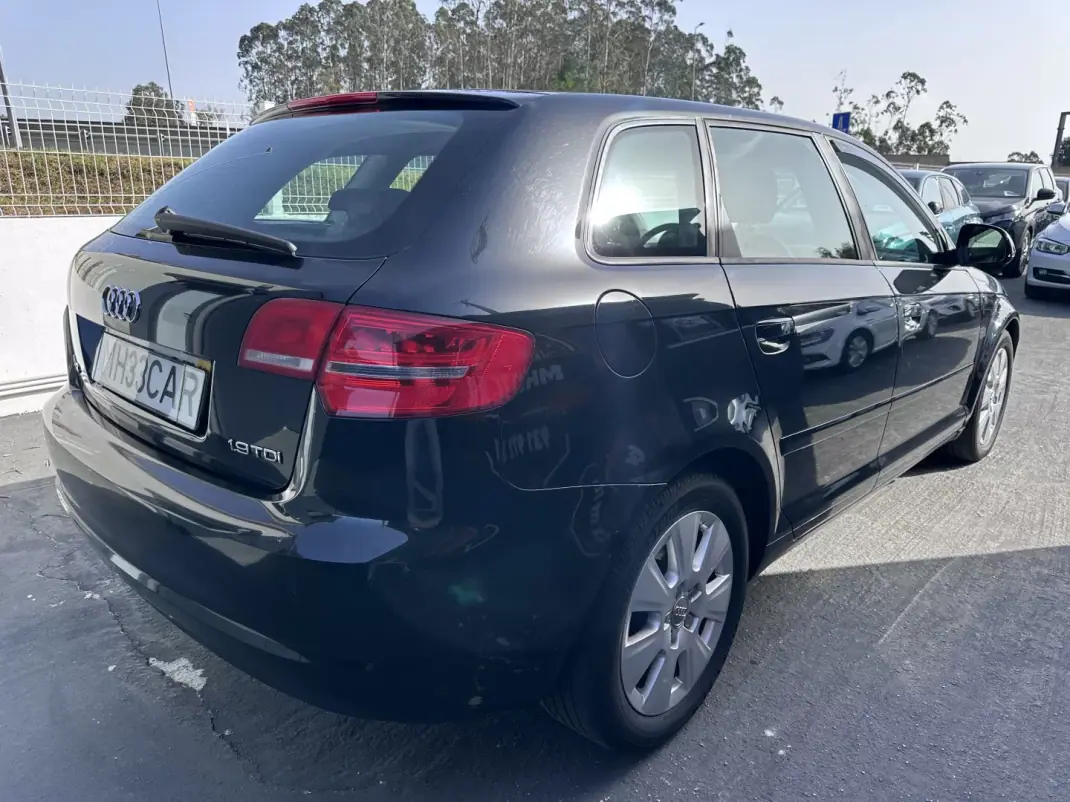 Audi A3 Sportback 2009 - 6500 EUR, 330000 km - AUTO.MOTO.pt - 330000km - foto 4 de 35