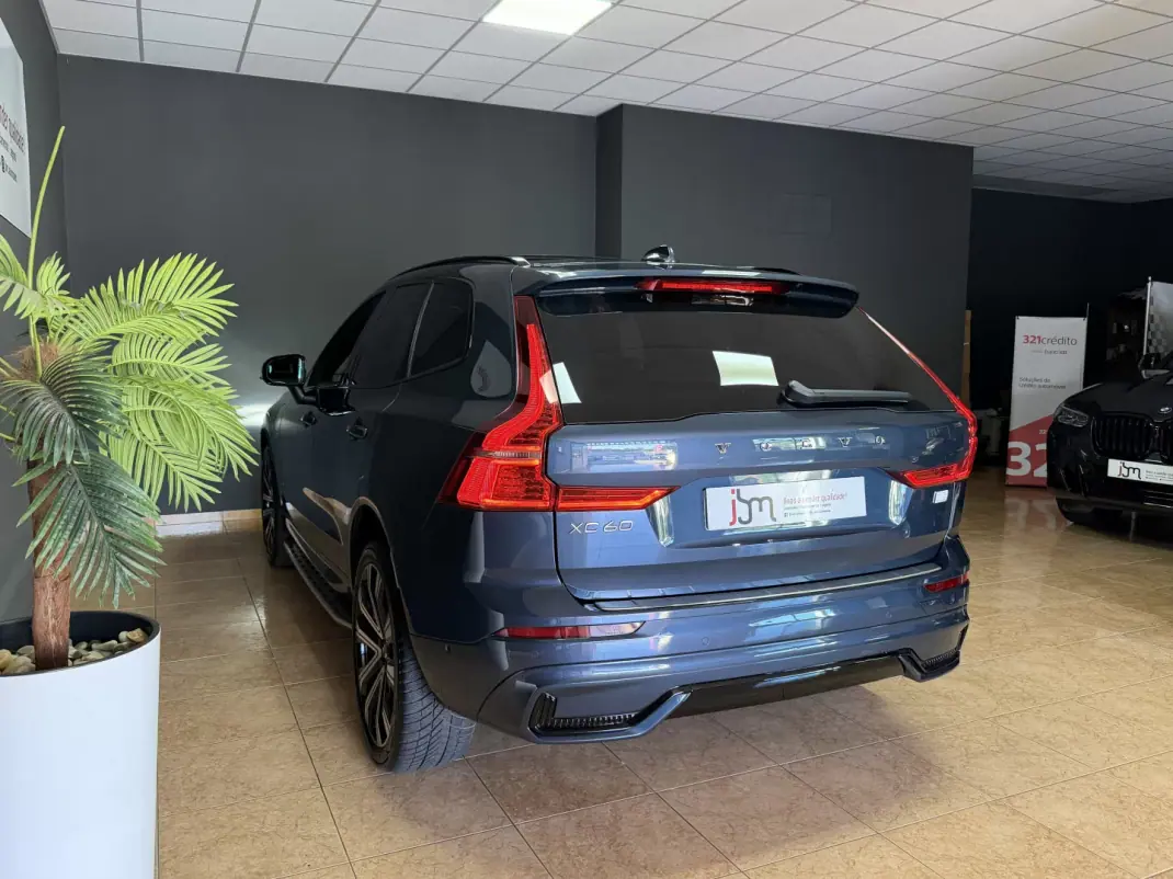 Volvo XC 60 2021 - 42990 EUR, 89987 km - AUTO.MOTO.pt - 89987km - foto 5 de 21