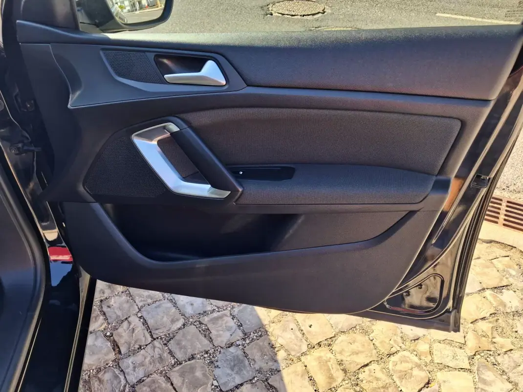 Peugeot 308 SW 2018 - 8990 EUR, 134000 km - 134000km - foto 24 de 26