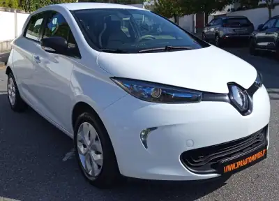 Renault Zoe 2019 - 11490 EUR, 14871 km - AUTO.MOTO.pt - 14871km - foto 3 de 16