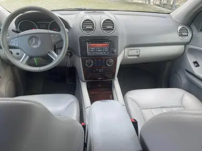 Mercedes-Benz ML 320 2005 - 18900 EUR, 207000 km - AUTO.MOTO.pt - 207000km - foto 7 de 11