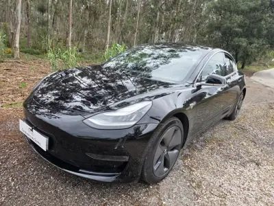 Tesla Model 3 2019 - 23900 EUR, 177000 km - AUTO.MOTO.pt - 177000km - foto 8 de 42