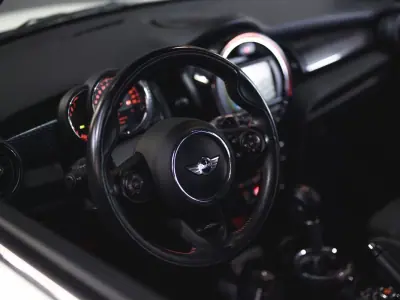 MINI 3 Portas 2017 - 22990 EUR, 84313 km - AUTO.MOTO.pt - 84313km - foto 16 de 24
