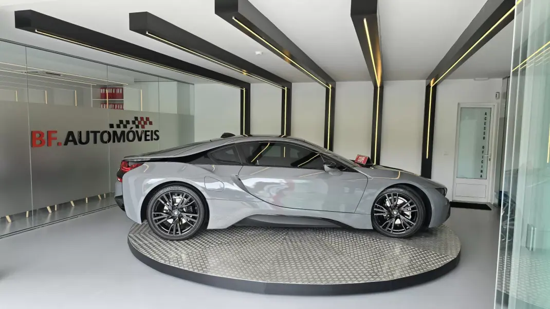 BMW i8 2015 - 62500 EUR, 132830 km - 132830km - foto 6 de 50