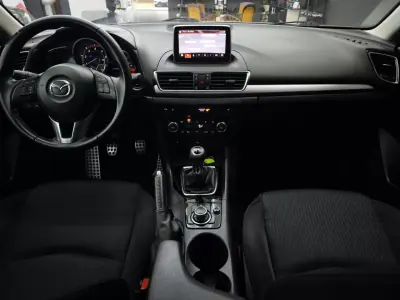 Mazda 3 2016 - 12450 EUR, 207205 km - AUTO.MOTO.pt - 207205km - foto 21 de 40