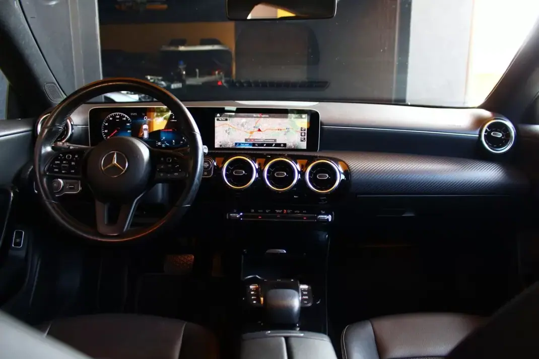 Mercedes-Benz CLA 180 2020 - 23250 EUR, 119000 km - 119000km - foto 8 de 28