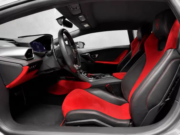 Lamborghini Huracán 2017 - 279000 EUR, 57552 km - AUTO.MOTO.pt - 57552km - foto 8 de 13