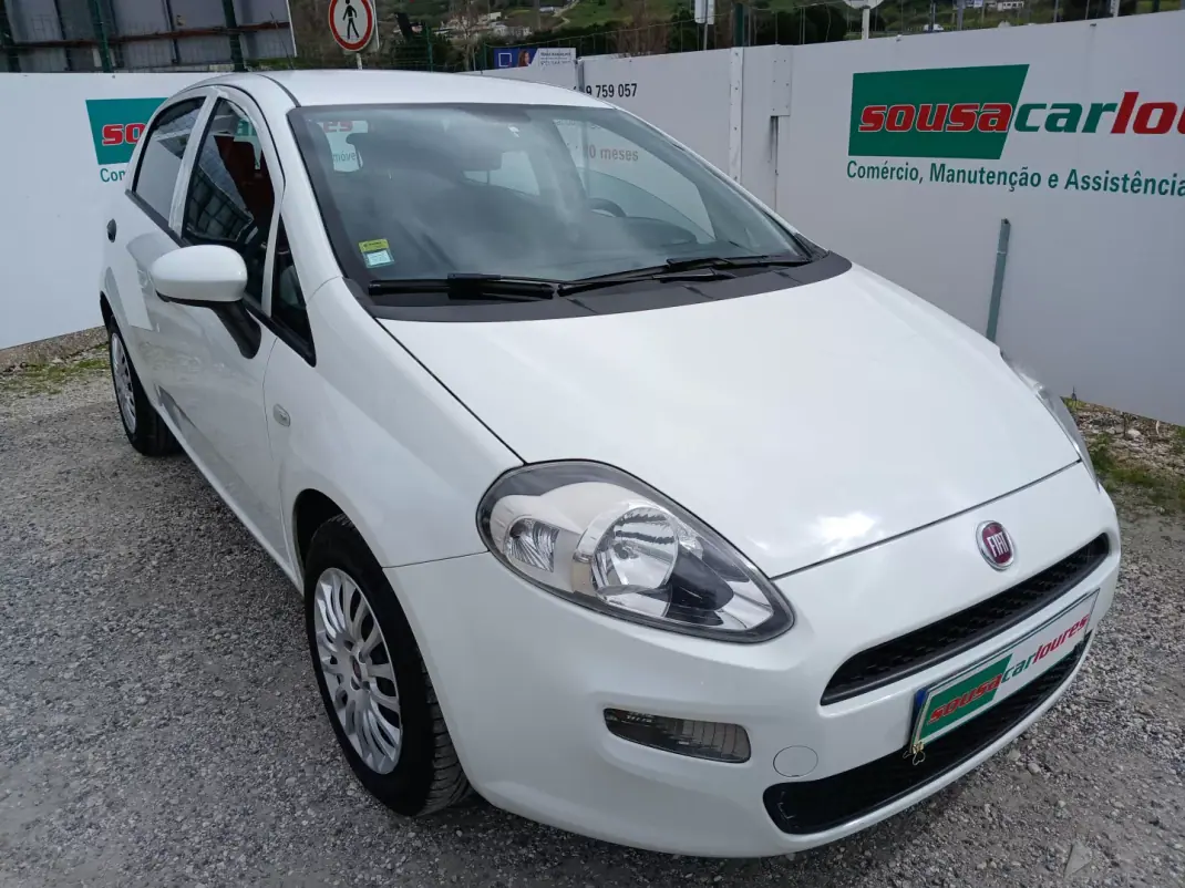 Fiat Punto 2016 - 7150 EUR, 156334 km - AUTO.MOTO.pt - 156334km - foto 6 de 24