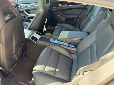 Porsche Panamera 2012 - 32900 EUR, 194000 km - AUTO.MOTO.pt - 194000km - foto 19 de 32