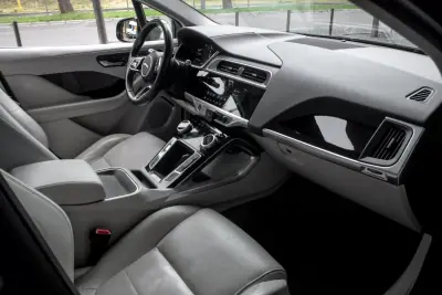Jaguar I-Pace 2018 - 22990 EUR, 116299 km - AUTO.MOTO.pt - 116299km - foto 14 de 43
