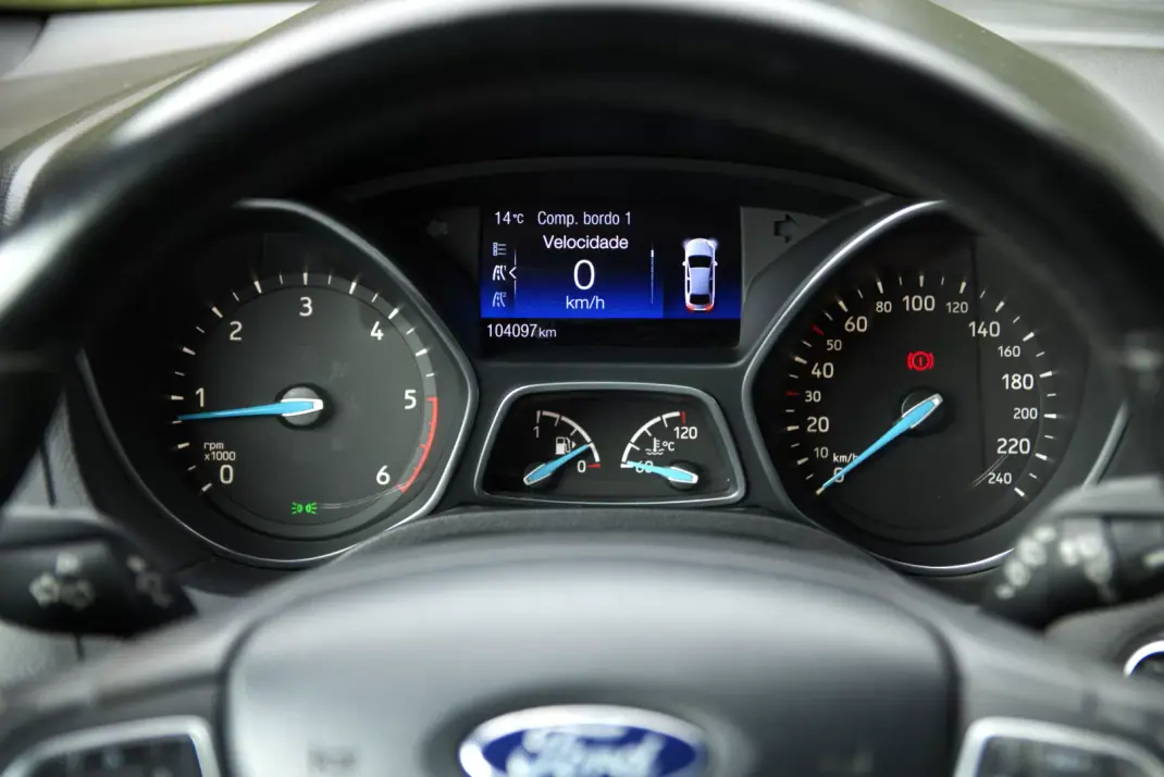 Ford Focus 2018 - 14990 EUR, 104000 km - AUTO.MOTO.pt - 104000km - foto 22 de 29