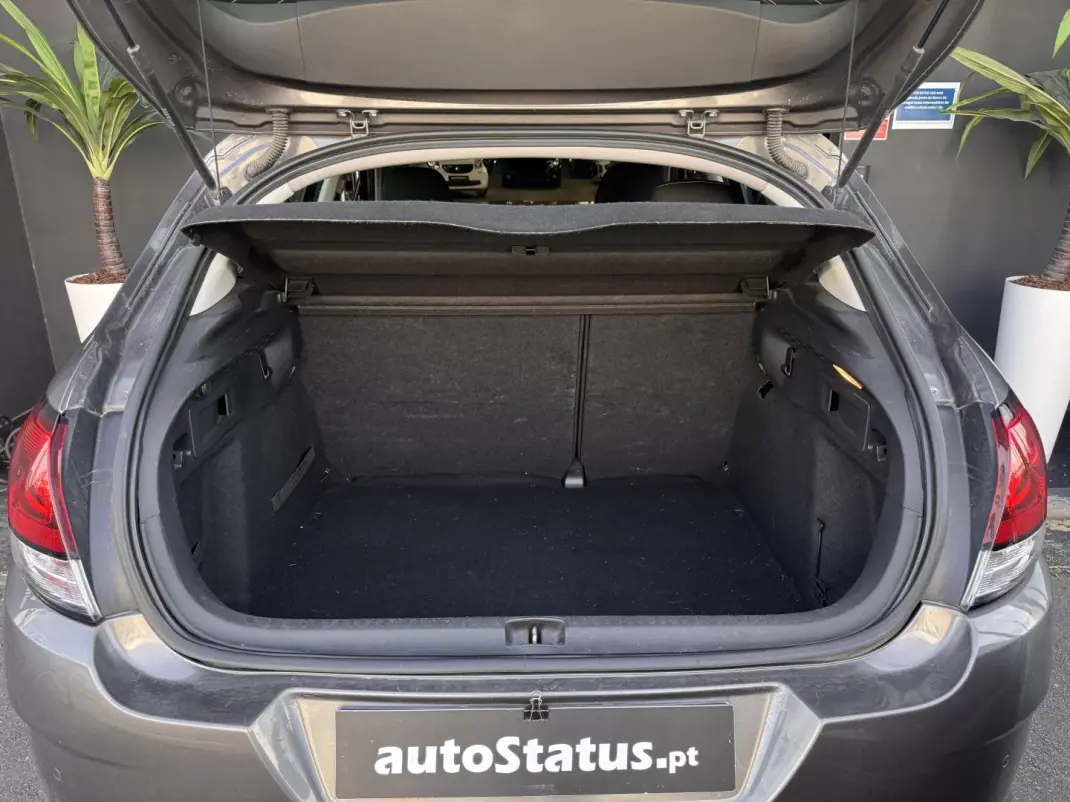 Citroën C4 2016 - 11990 EUR, 169400 km - AUTO.MOTO.pt - 169400km - foto 27 de 29
