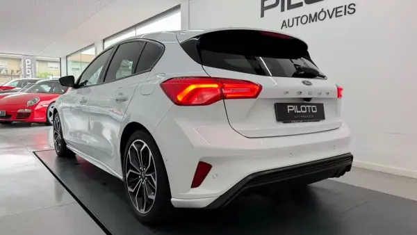 Ford Focus 2020 - 13990 EUR, 171057 km - AUTO.MOTO.pt - 171057km - foto 6 de 30
