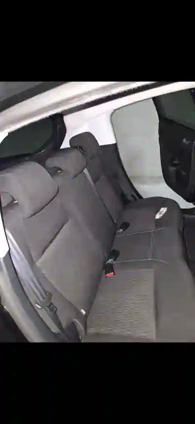Peugeot 208 2017 - 8500 EUR, 99457 km - 99457km - foto 2 de 8