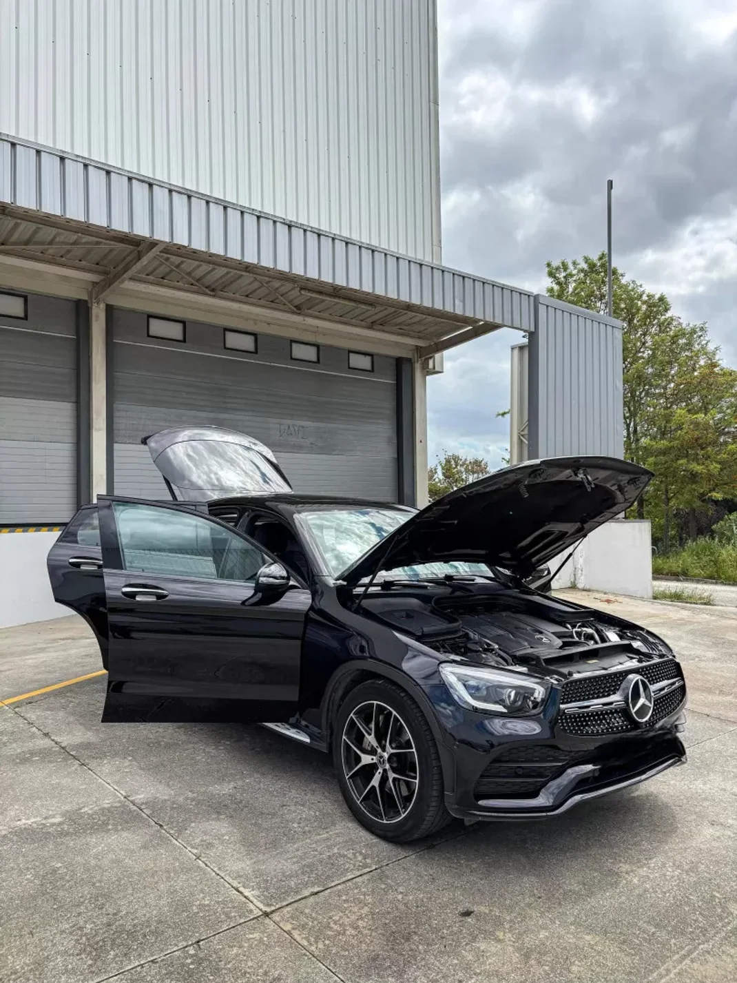 Mercedes-Benz GLC 300 2019 - 49990 EUR, 84000 km - AUTO.MOTO.pt - 84000km - foto 4 de 9