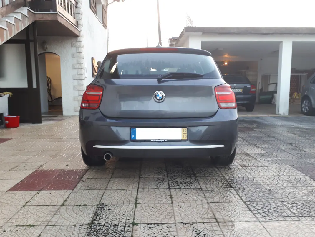 BMW 120 2014 - 11500 EUR, 248000 km - AUTO.MOTO.pt - 248000km - foto 3 de 8
