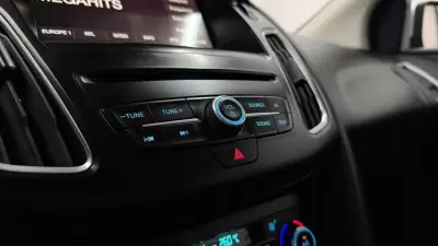 Ford Focus 2018 - 9990 EUR, 168157 km - AUTO.MOTO.pt - 168157km - foto 24 de 33
