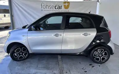 Smart ForFour 2016 - 10990 EUR, 51569 km - AUTO.MOTO.pt - 51569km - foto 5 de 14