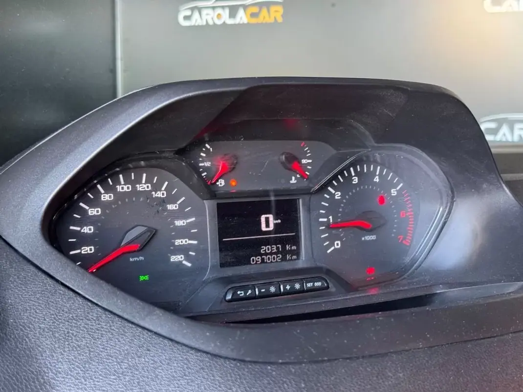 Peugeot 2019 - 13450 EUR, 90000 km - AUTO.MOTO.pt - 90000km - foto 12 de 15