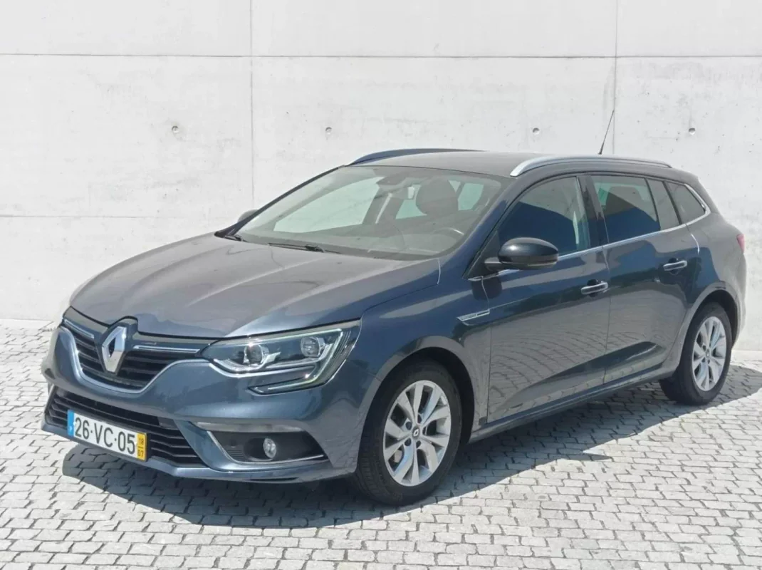 Renault Mégane Sport Tourer 2018 - 10990 EUR, 254300 km - AUTO.MOTO.pt - 254300km - foto 1 de 14