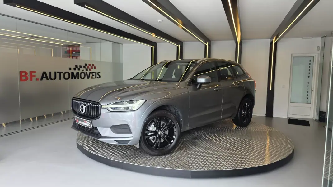 Volvo XC 60 2018 - 23500 EUR, 242396 km - AUTO.MOTO.pt - 242396km - foto 2 de 55