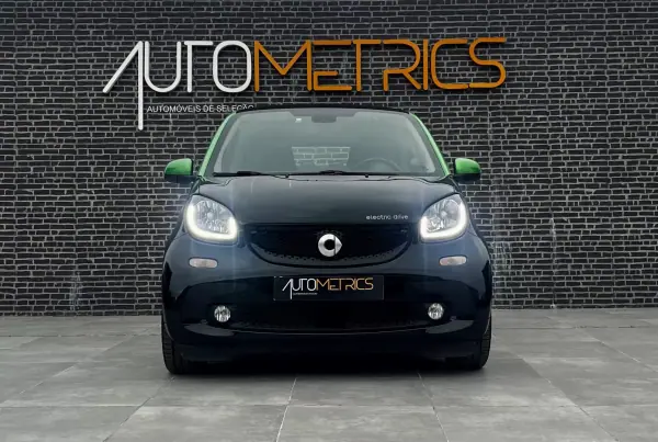 Smart Fortwo Cabrio 2017 - 11750 EUR, 74000 km - AUTO.MOTO.pt - 74000km - foto 5 de 14