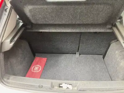 Fiat Punto 2010 - 6500 EUR, 174000 km - AUTO.MOTO.pt - 174000km - foto 15 de 15