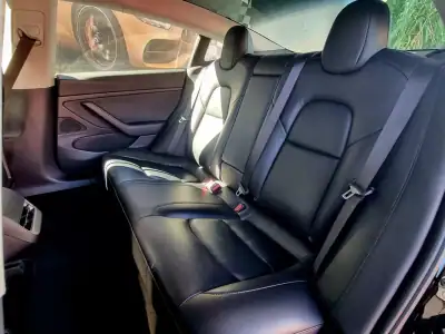 Tesla Model 3 2020 - 22900 EUR, 123000 km - AUTO.MOTO.pt - 123000km - foto 12 de 16