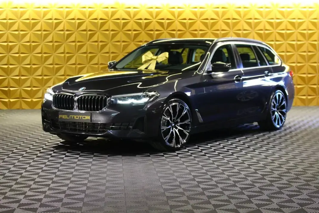 BMW 520 2023 - 29900 EUR, 165000 km - AUTO.MOTO.pt - 165000km - foto 1 de 33