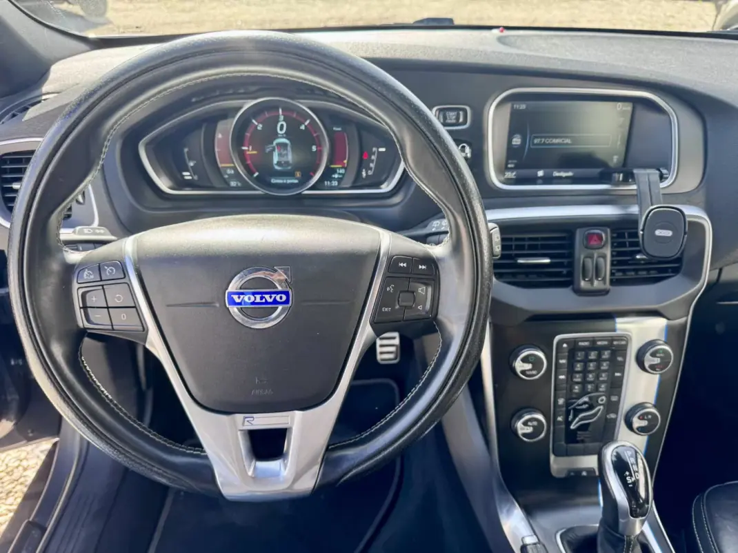 Volvo V40 2014 - 12500 EUR, 191000 km - AUTO.MOTO.pt - 191000km - foto 7 de 25