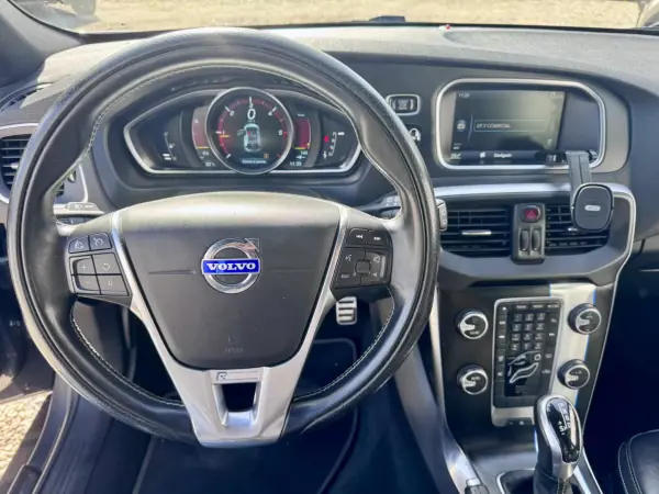 Volvo V40 2014 - 13990 EUR, 191000 km - AUTO.MOTO.pt - 191000km - foto 7 de 25