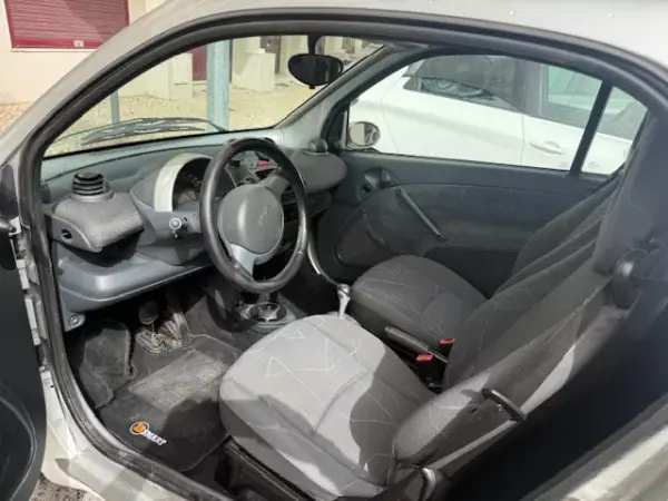 Smart Fortwo Cabrio 2004 - 4250 EUR, 122000 km - AUTO.MOTO.pt - 122000km - foto 19 de 29