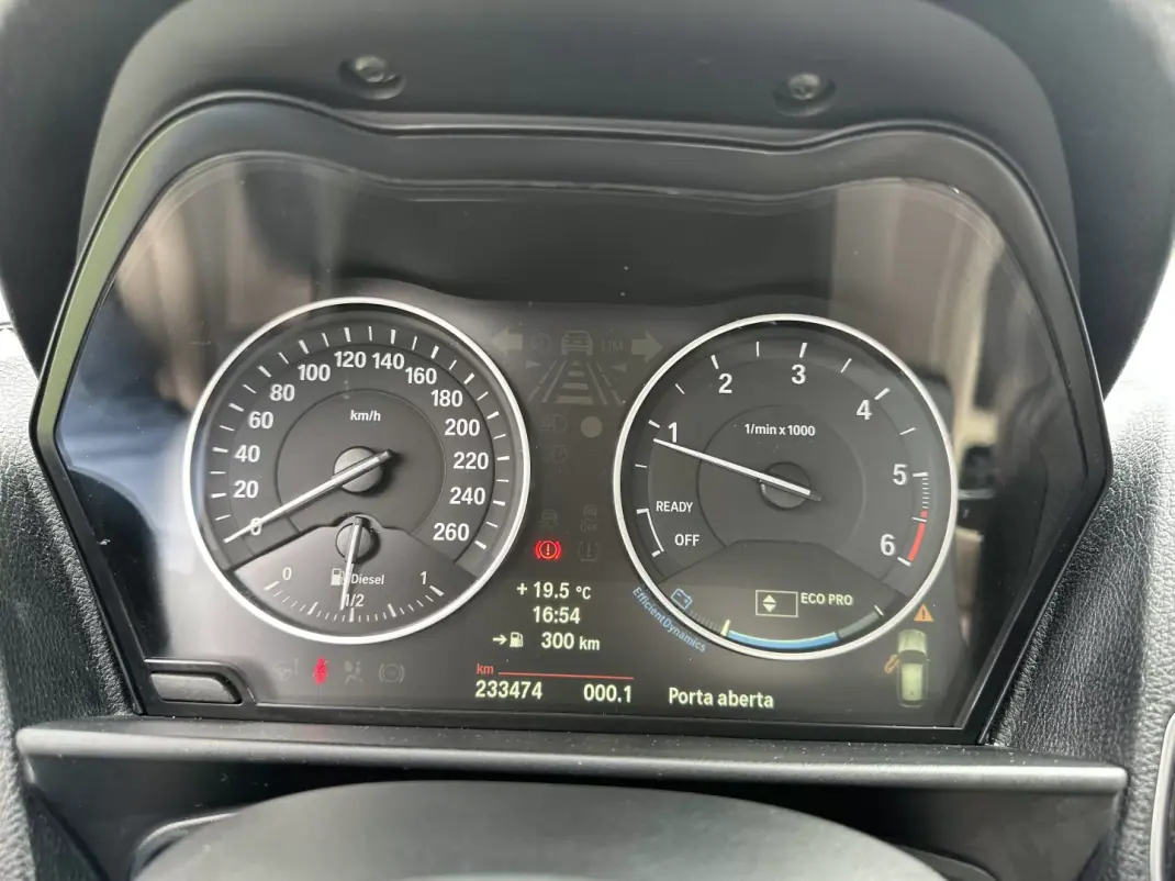 BMW 116 2012 - 11900 EUR, 230000 km - AUTO.MOTO.pt - 230000km - foto 42 de 65