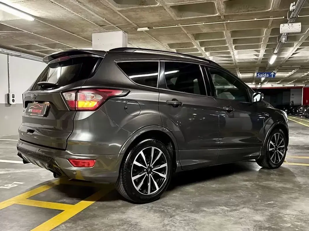 Ford Kuga 2017 - 16490 EUR, 75000 km - AUTO.MOTO.pt - 75000km - foto 34 de 60