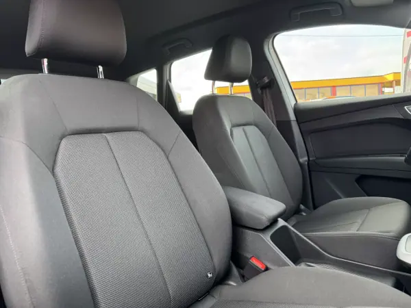 Audi Q4 e-tron 2021 - 29900 EUR, 98000 km - 98000km - foto 20 de 46