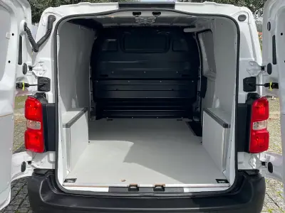 Opel COMBO 2022 - 17450 EUR, 123000 km - AUTO.MOTO.pt - 123000km - foto 22 de 37