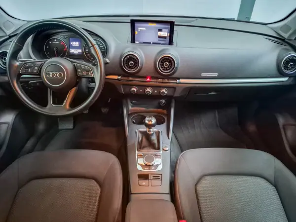 Audi A3 Sportback 2019 - 19800 EUR, 122935 km - AUTO.MOTO.pt - 122935km - foto 7 de 11