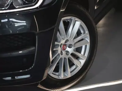 Jaguar F-Pace 2018 - 21490 EUR, 97465 km - 97465km - foto 8 de 26