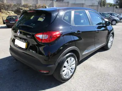 Renault Captur 2013 - 11500 EUR, 147000 km - AUTO.MOTO.pt - 147000km - foto 8 de 12