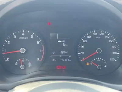 Kia Rio 2023 — photo 6 of 14