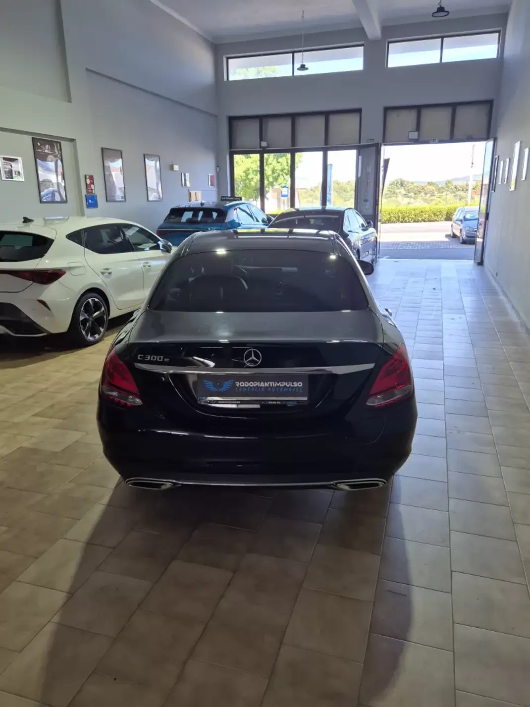 Mercedes-Benz C 300 2020 - 24750 EUR, 103000 km - 103000km - foto 6 de 36