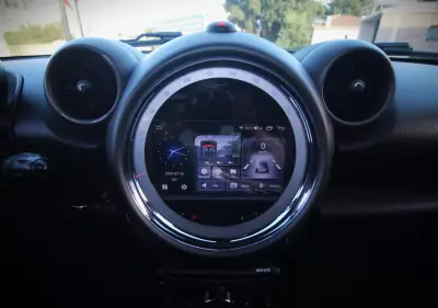 MINI Countryman 2011 - 12450 EUR, 201000 km - 201000km - foto 25 de 39